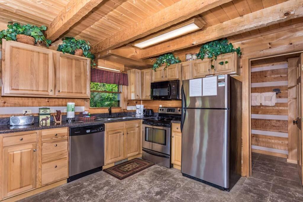 View! Private! Hot Tub,Pool Table,Fireplace,Relax! Sevierville Exterior foto
